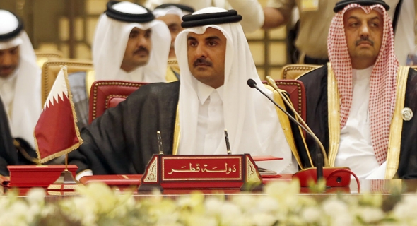 سياسي قطري: لهذا السبب تميم سيحضر القمة الخليجية