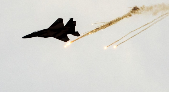 طائرات الجيش الإسرائيلي تقصف غزة