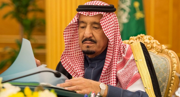 الملك سلمان يقرر بدل غلاء معيشة للموظفين والمتقاعدين “لمدة سنة”