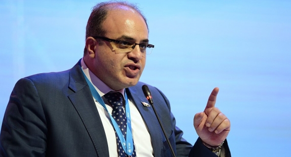 وزير الاقتصاد السوري لـ”سبوتنيك”: نعيش حربا تجارية جديدة بسبب أمريكا وبعض الدول الغربية