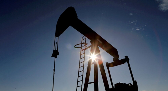 ارتفاع أسعار النفط لليوم الرابع على التوالي بسبب شح المخزونات العالمية
