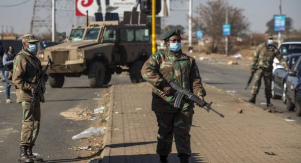 جنوب أفريقيا في حالة تأهب بعد الدعوة للعنف والإغلاق