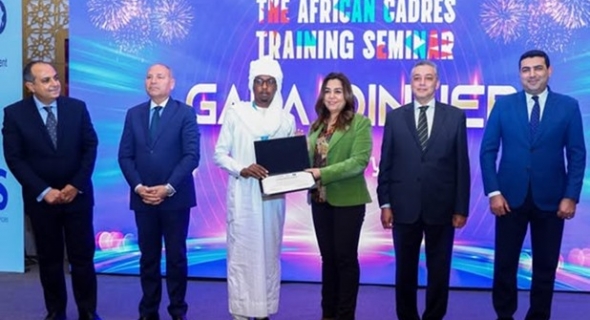 وزيرة التنمية المحلية ومحافظ القاهرة يشهدان ختام فعاليات الدورة التدريبية الرابعة للكوادر الأفريقية