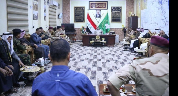 “العبادي” يعقد اجتماعا مع وجهاء العشائر والمسؤولين في قضاء حديثة