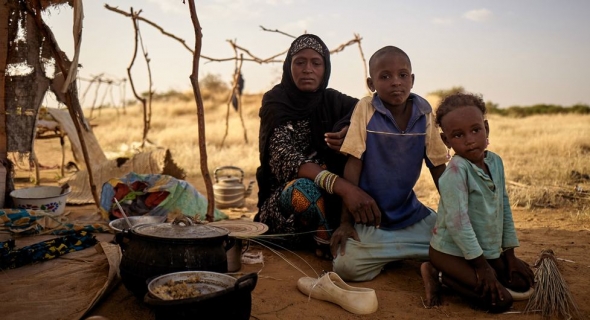 برنامج الأغذية العالمي يحذر من عواقب “لا يمكن تصورها” فيما يواجه آلاف الماليين جوعاً كارثياً