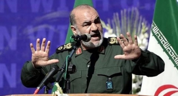 إصابة قائد الحرس الثوري الإيراني في تفجير سيارتين جنوب شرقي البلاد
