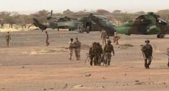 هجوم مفخخ ضد “برخان” يوقع عددا من الجرحى وسط مالي
