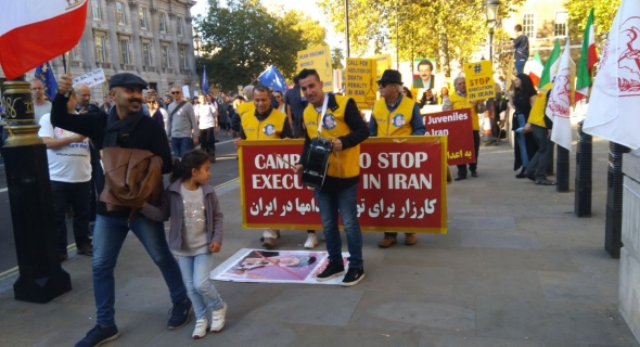 معارضون إيرانيون يتظاهرون  أمام مقر الحكومة البريطانية في لندن لوقف عمليات الإعدام في بلادهم