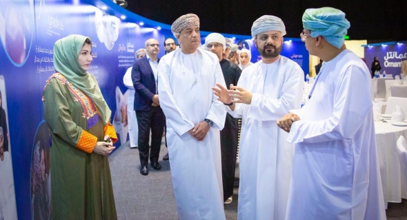 وزير الإعلام العماني  يدشن منصة عمانتل للتطوع بالوقت في حفل إفطار الإعلاميين السنوي بالسلطنة