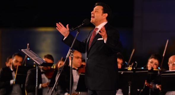 هاني شاكر يتألق في مهرجان الموسيقى العربية ال29 على مسرح النافورة بالأوبرا