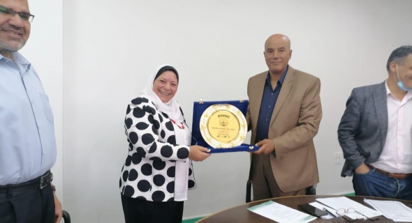 فوز د. كلارا عزام بجائزة المرأة التقديرية في الزراعة والعلوم الغذائية