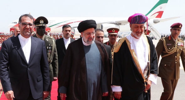محللون سياسيون: العلاقات العُمانية الإيرانية تعزز التقارب بين دول المنطقة وتدعم جهود السلام والاستقرار