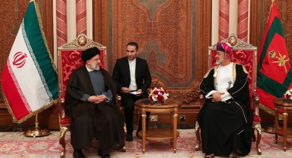 الرئيس الإيراني وسلطان عمان يوقعان 8 مذكرات تفاهم و4 برامج تعاون… منها ‏في النفط والغاز