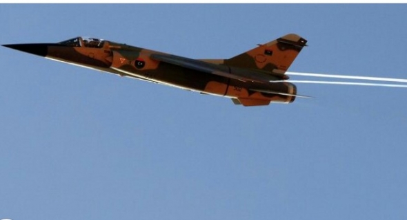 الجيش الليبي يسقط طائرة تركية بمطار معيتيقة الدولي