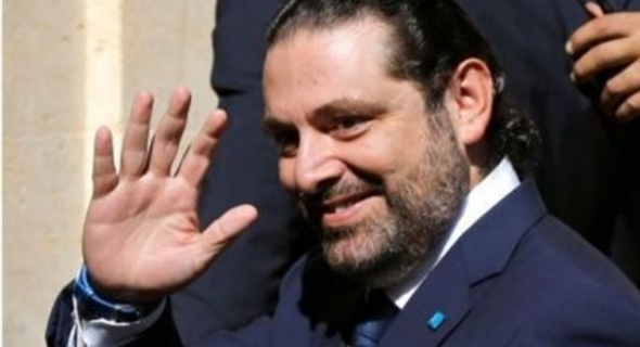 صورة للحريري من داخل الطائرة.. من يرافقه الى القاهرة؟