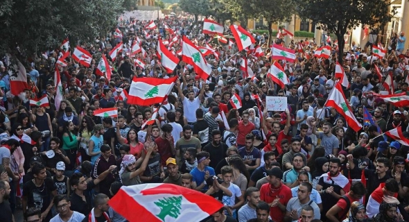 ورقة الحريري الإصلاحية تفشل في احتواء الاحتجاجات