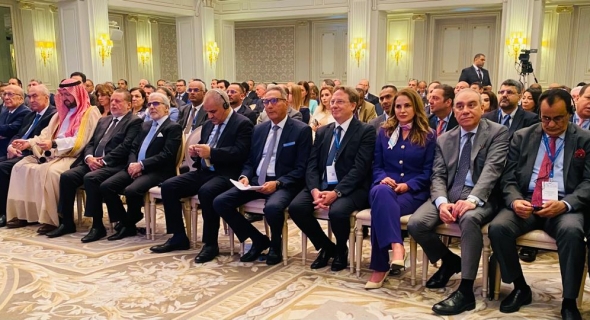 القمة المصرفية العربية الدولية تختتم أعمالها في باريس داعية إلى “ترسيخ الشراكة العربية الأوروبية في مواجهة التحديات العالمية”