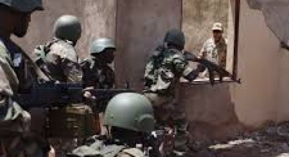 اعتقال عشرات العسكريين في مالي لاتهامهم بالانقلاب على المجلس العسكري الحاكم