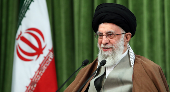 توقيع استراتيجية عالمية ضد استرضاء النظام الإيراني