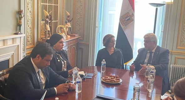 تطوير الشراكة الاستراتيجية بين وزارة التعليم العالي والجامعات البريطانية
