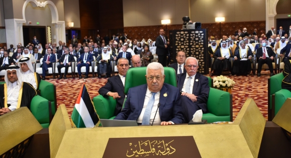 الرئيس أبو مازن يدعو القمة العربية لتشكيل لجنتين وزاريتين لدعم فلسطين سياسيا وقانونيا