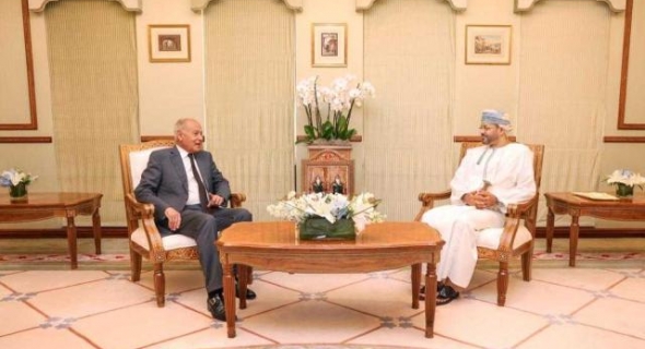 “أبو الغيط” يجري مباحثات مع وزيري الخارجية و التجارة و الصناعة أثناء زيارته إلى مسقط