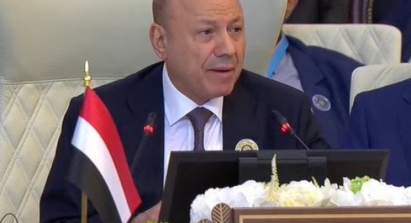 الرئيس اليمني: علينا مواصلة الجهود لإلزام الكيان الصهيوني بتنفيذ قرارات الشرعية الدولية