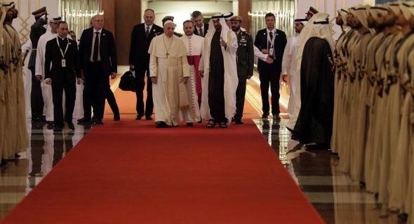 الإمارات ترسّخ عقلية التسامح بطي صفحة التجديف