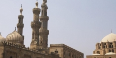 “الإمام الأكبر” يعلق الصلاة في الجامع الأزهر لمدة أسبوعين لمواجهة وباء “كورونا”