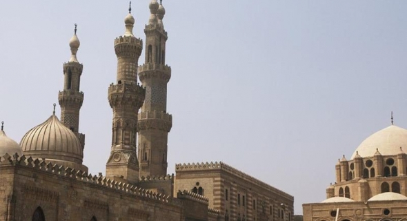 “الإمام الأكبر” يعلق الصلاة في الجامع الأزهر لمدة أسبوعين لمواجهة وباء “كورونا”