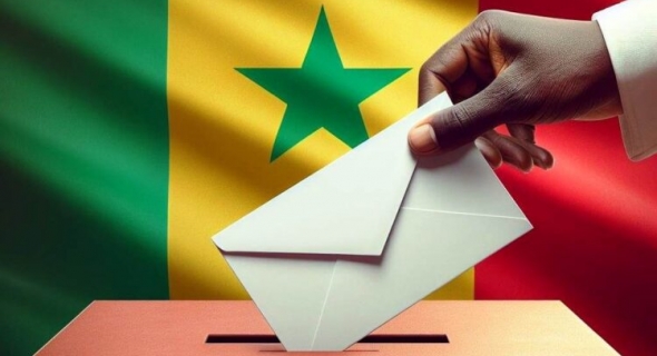 الناخبون السنغاليون يتوجهون إلى صناديق الاقتراع في الانتخابات الرئاسية المؤجلة