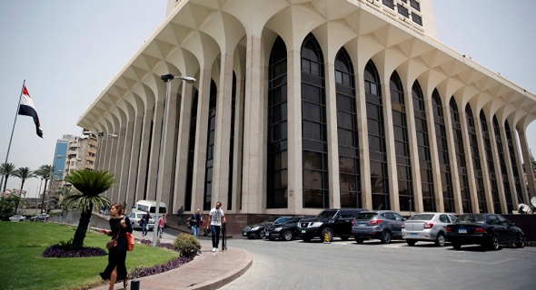 مصر تفتح النار على تركيا وترحب بالعقوبات الأمريكية