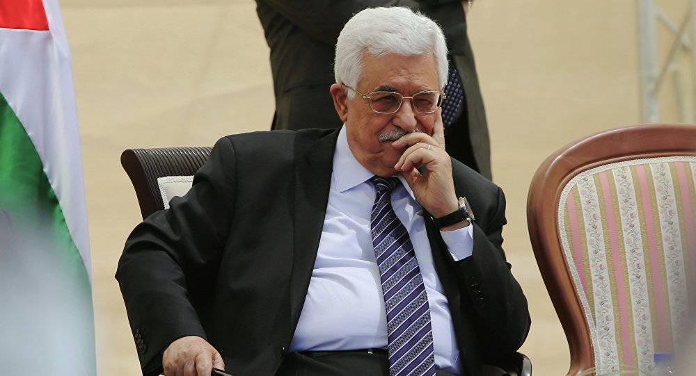 الرئيس الفلسطيني يدين التفجير الذي أودى بحياة عشرات المصريين