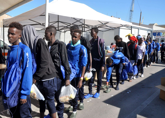 إجلاء أول مجموعة من اللاجئين من ليبيا إلى النيجر