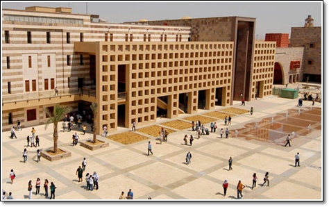 “ستوديو أرمان.. فن صور الزفاف”.. في الجامعة الأمريكية بالقاهرة