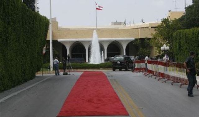 غدا.. دعوات للتظاهر أمام “قصر بعبدا” احتجاجا على تدخلات “حزب الله” وإيران
