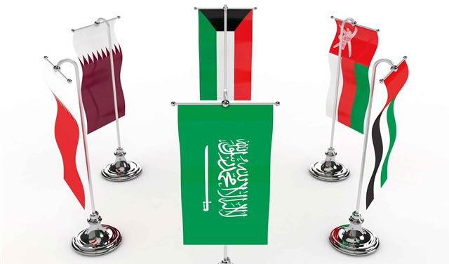 مُغادرةٌ جماعيّة من لبنان!