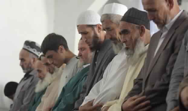 طاجيكستان تطرد أئمة تلقوا علومهم في الخارج