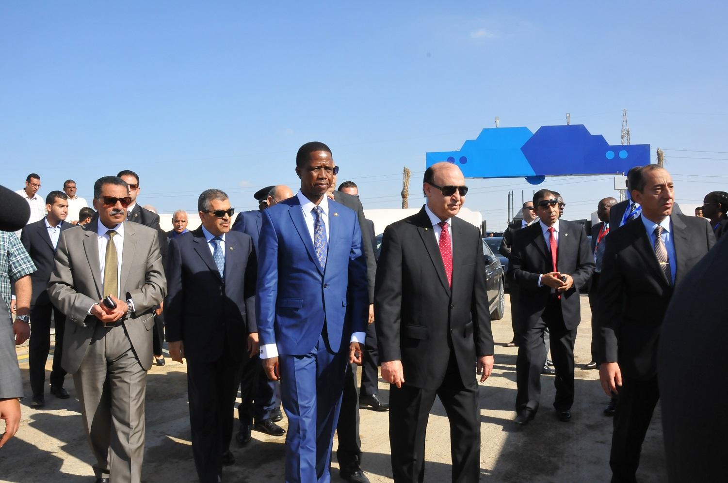 “مميش” يستقبل رئيس زامبيا ويتفقدان المشروعات التنموية وقناة السويس الجديدة