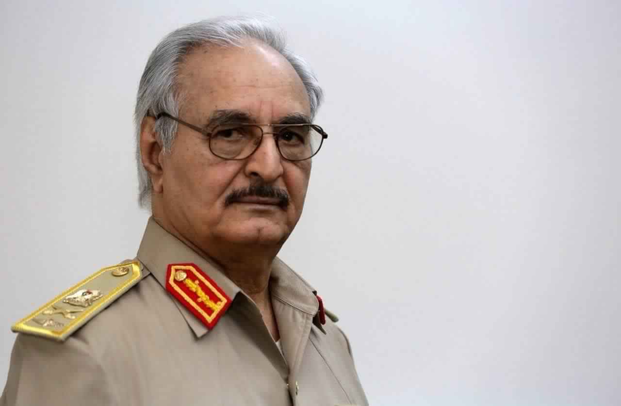 لمح إلى ترشحه لرئاسة ليبيا.. “حفتر”: اتفاق الصخيرات انتهى