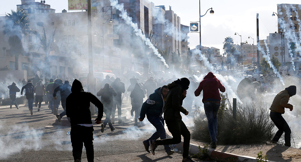 إصابة عشرات المتظاهرين الفلسطينيين في مواجهات مع القوات الإسرائيلية