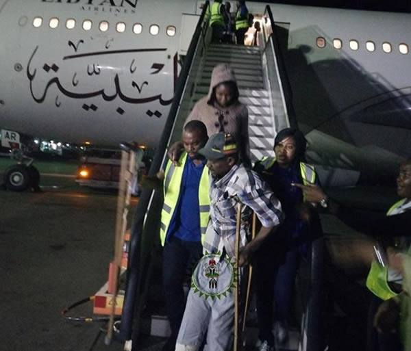 بدء إجلاء المهاجرين النيجيريين من ليبيا