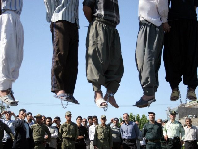 سخرية الفاشية الدينية الحاكمة في ايران من حقوق الإنسان