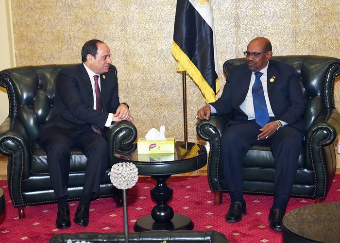 لقاء جمع “السيسي” و”البشير” لتجاوز الخلافات بين مصر والسودان