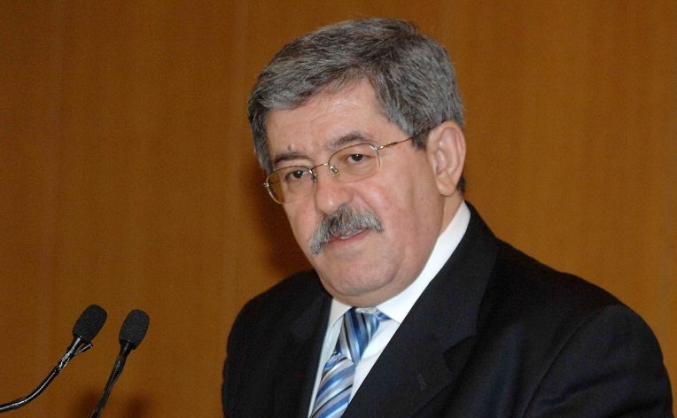 أويحيى يخشى الخروج من عباءة بوتفليقة