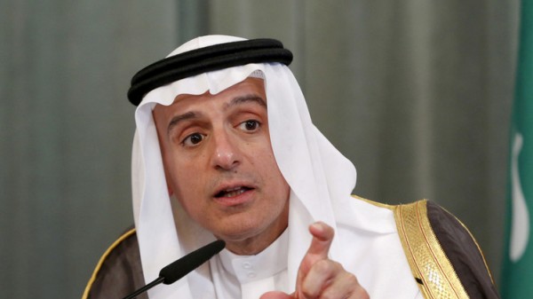 “الجبير” من دافوس: إيران تحاول استعادة امبراطورية دمرت منذ آلاف السنين