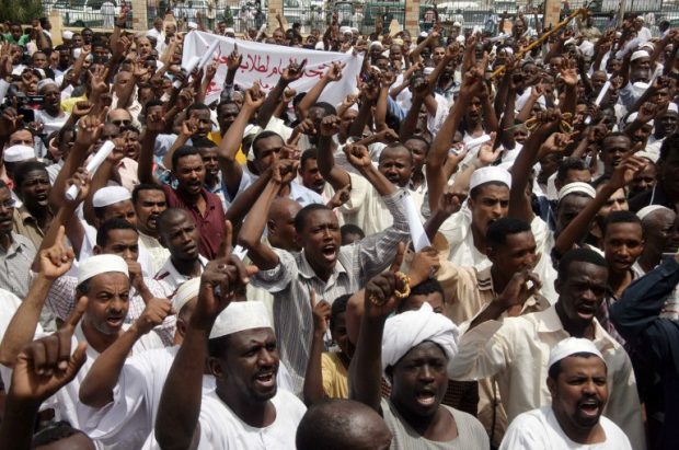 المعارضة السودانية: مقتل 5 أشخاص على الأقل في “احتجاجات الخبز”