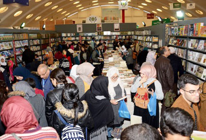 “الدار البيضاء للكتاب” يطوي صفحته الرابعة والعشرين بنصف مليون زائر