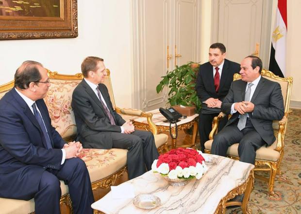 السيسي يبحث مع مدير جهاز المخابرات الخارجية الروسية سبل تعزيز التعاون الأمني بين البلدين