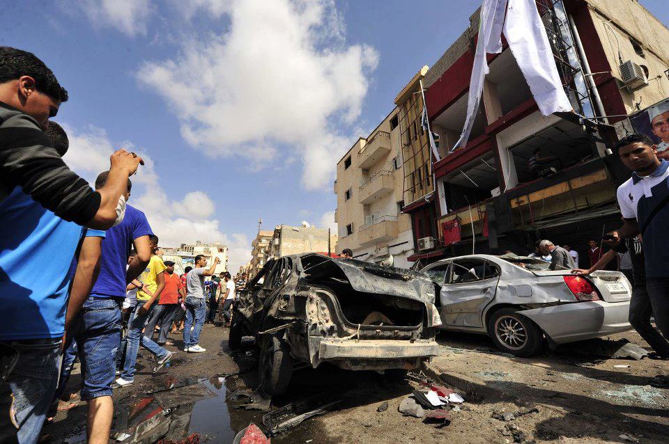 قتيل و 55 جريحا.. أول حصيلة لتفجير مسجد بنغازي في ليبيا
